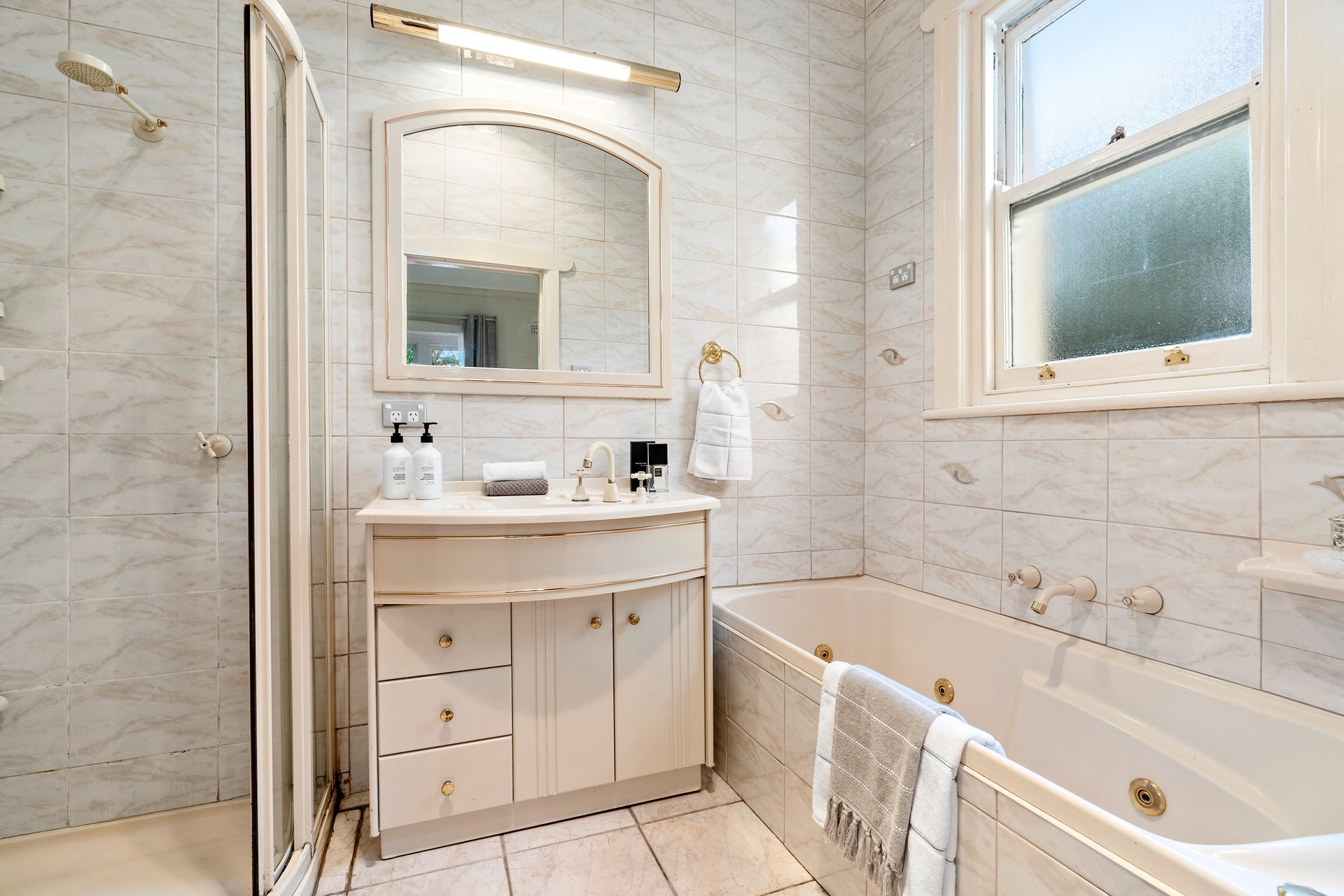 Property Gallery Thumbnail 12