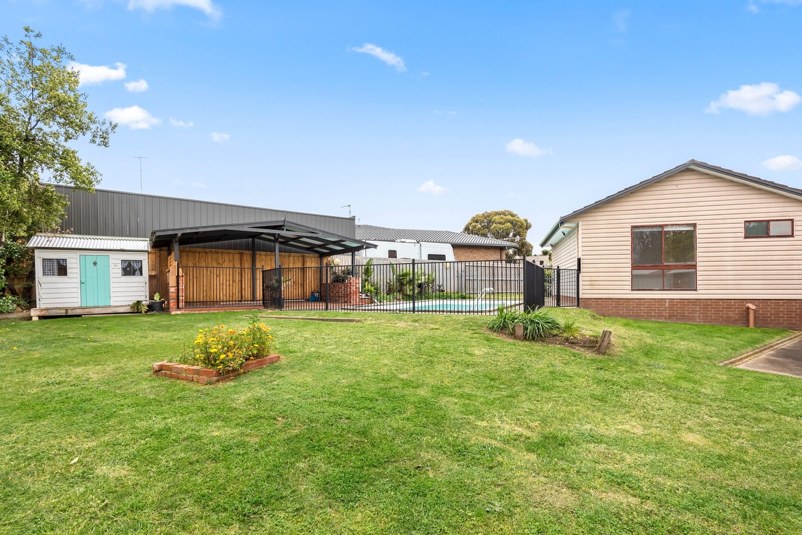 Property Gallery Thumbnail 14