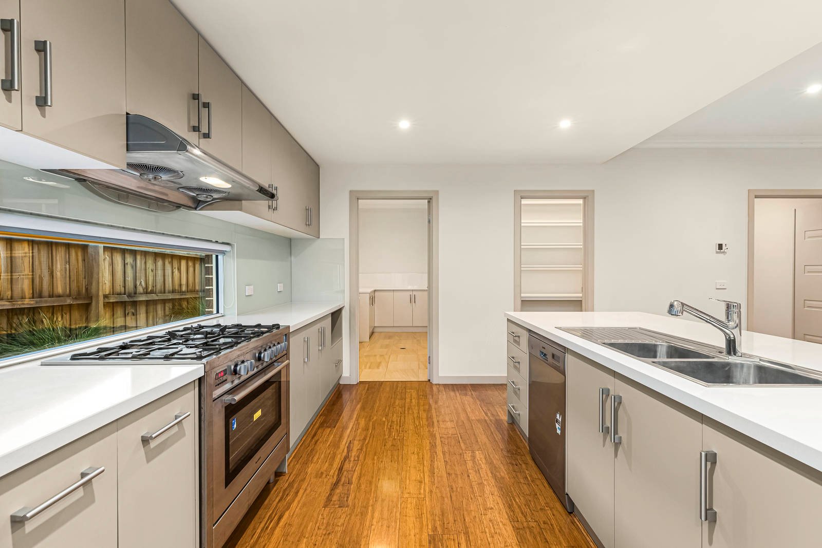 Property Gallery Thumbnail 3