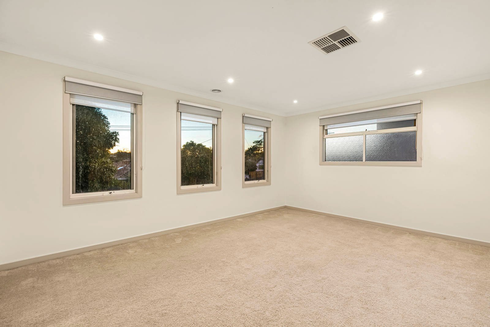 Property Gallery Thumbnail 7