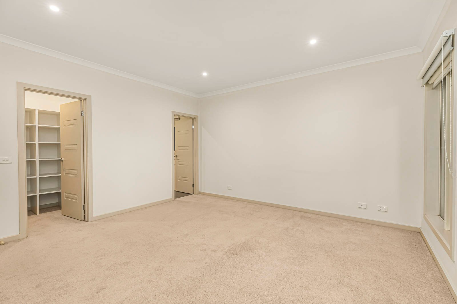 Property Gallery Thumbnail 8