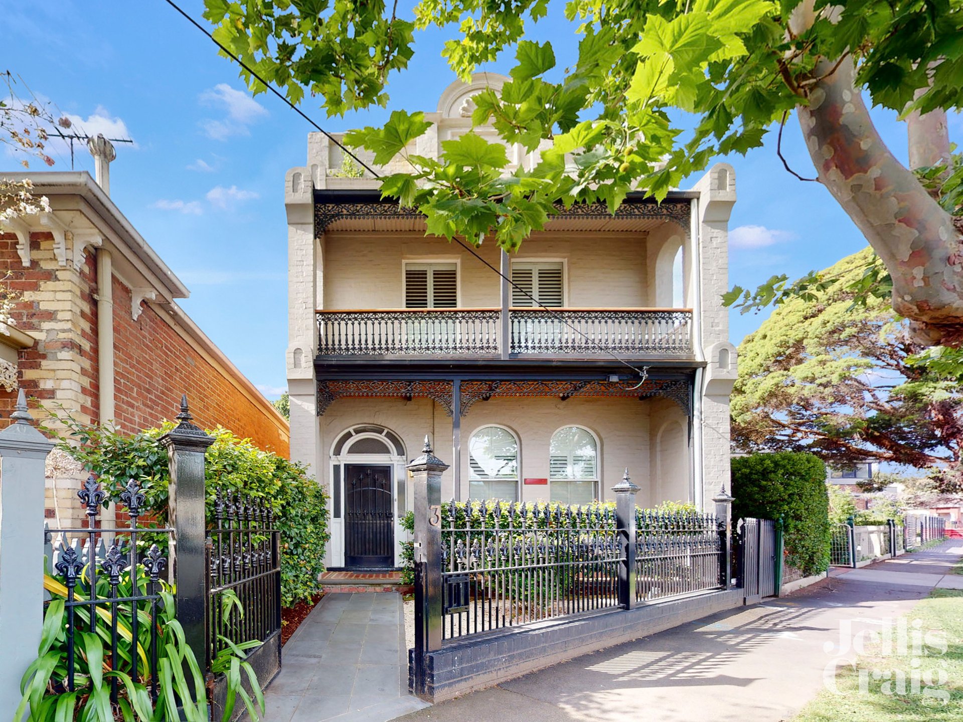 3 Bedford Avenue, Surrey Hills image 1