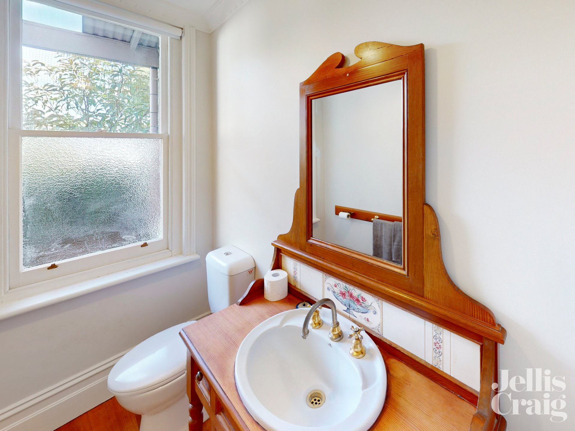 3 Bedford Avenue, Surrey Hills image 6