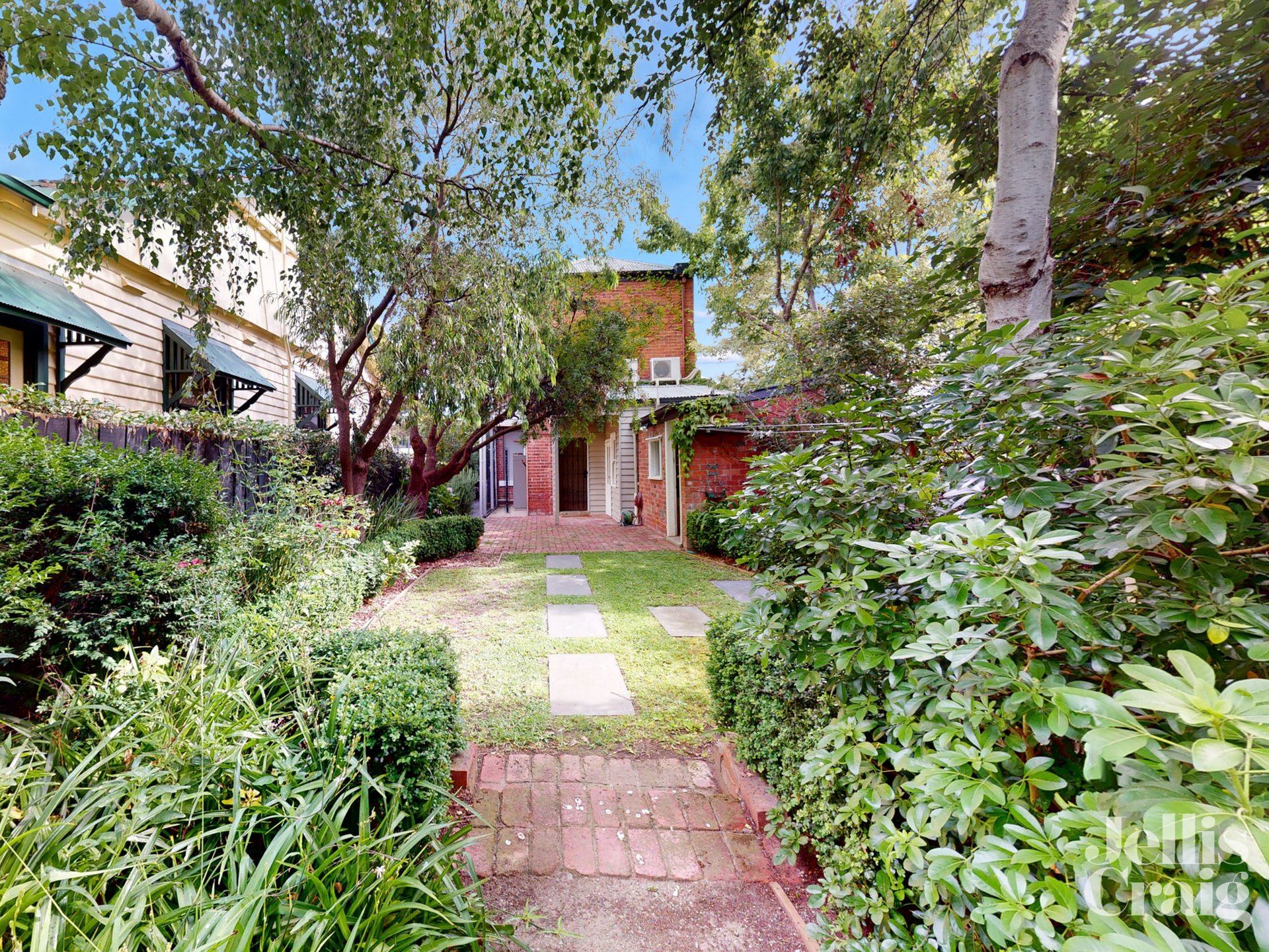 3 Bedford Avenue, Surrey Hills image 9