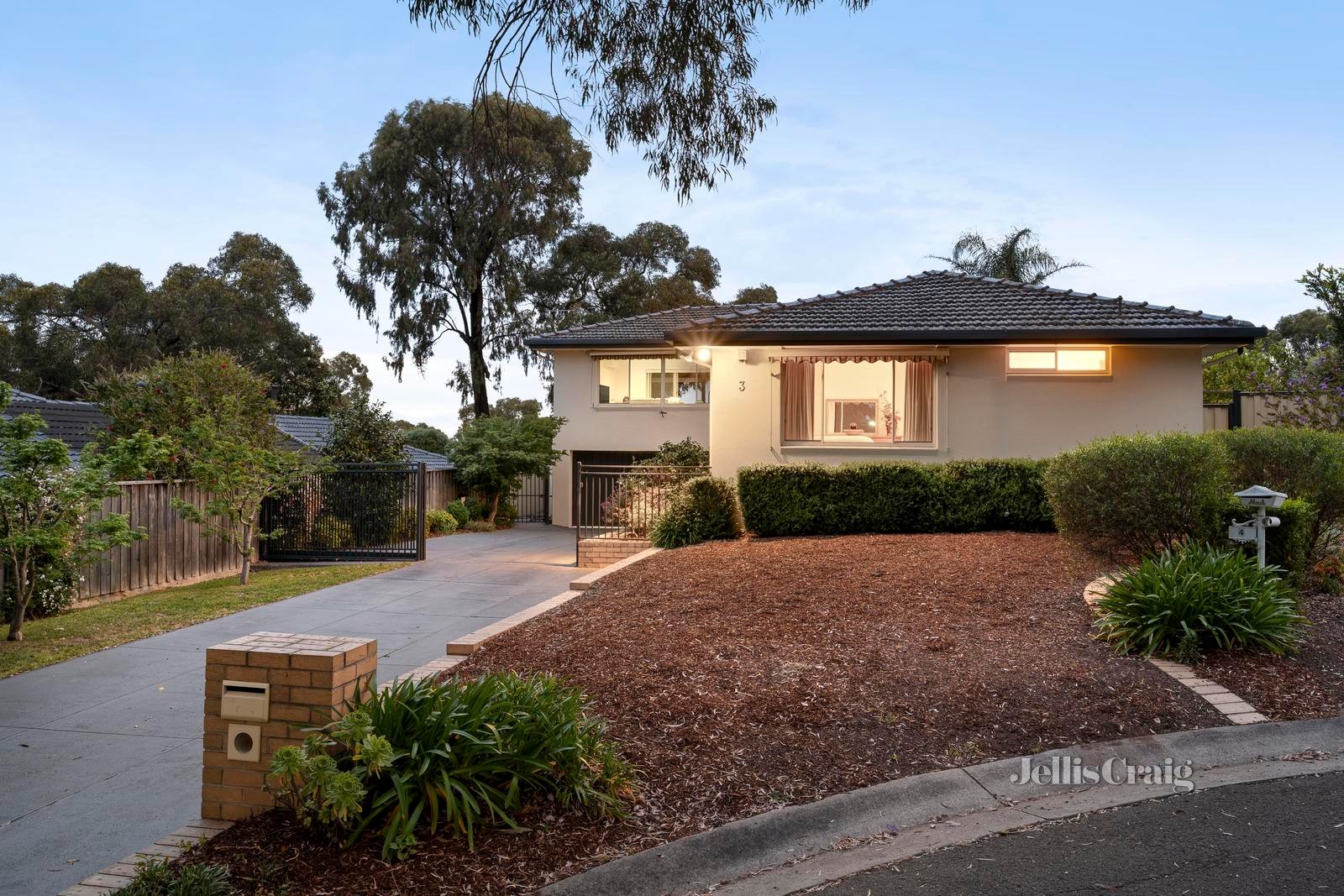 3 Beela Close, Greensborough image 24