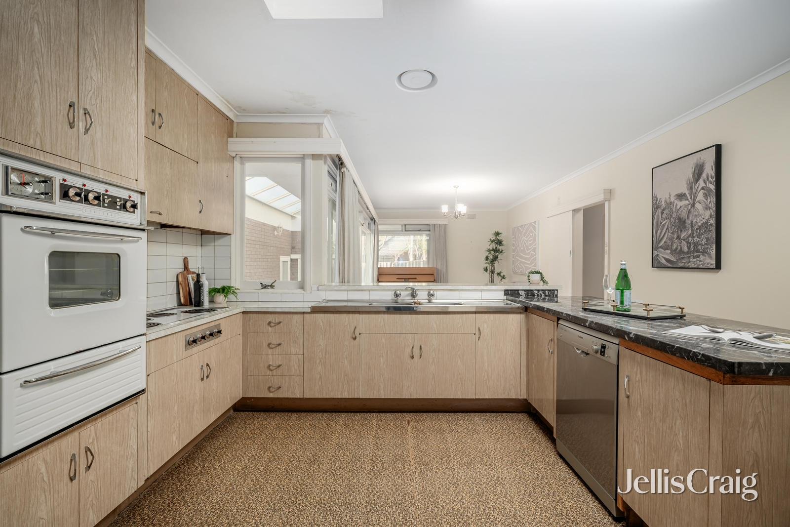 3 Birralee Street, Mount Waverley image 4