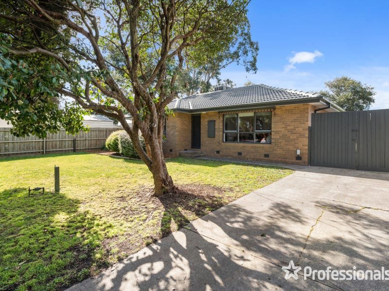 3 Blandford Crescent, Bayswater North image 2