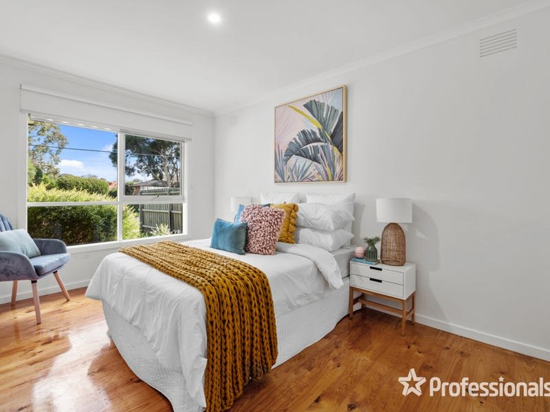 3 Blandford Crescent, Bayswater North image 8