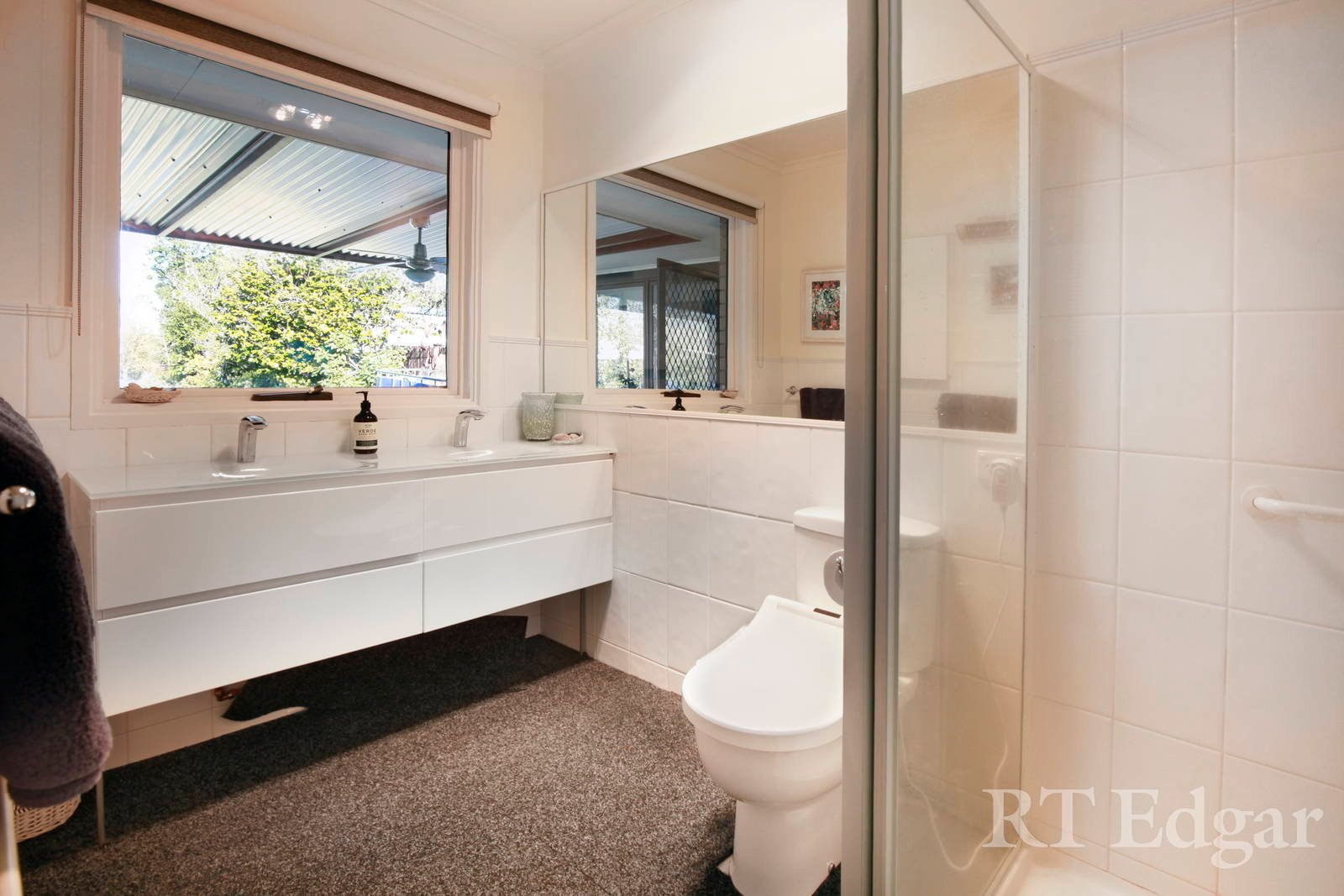 Property Gallery Thumbnail 8