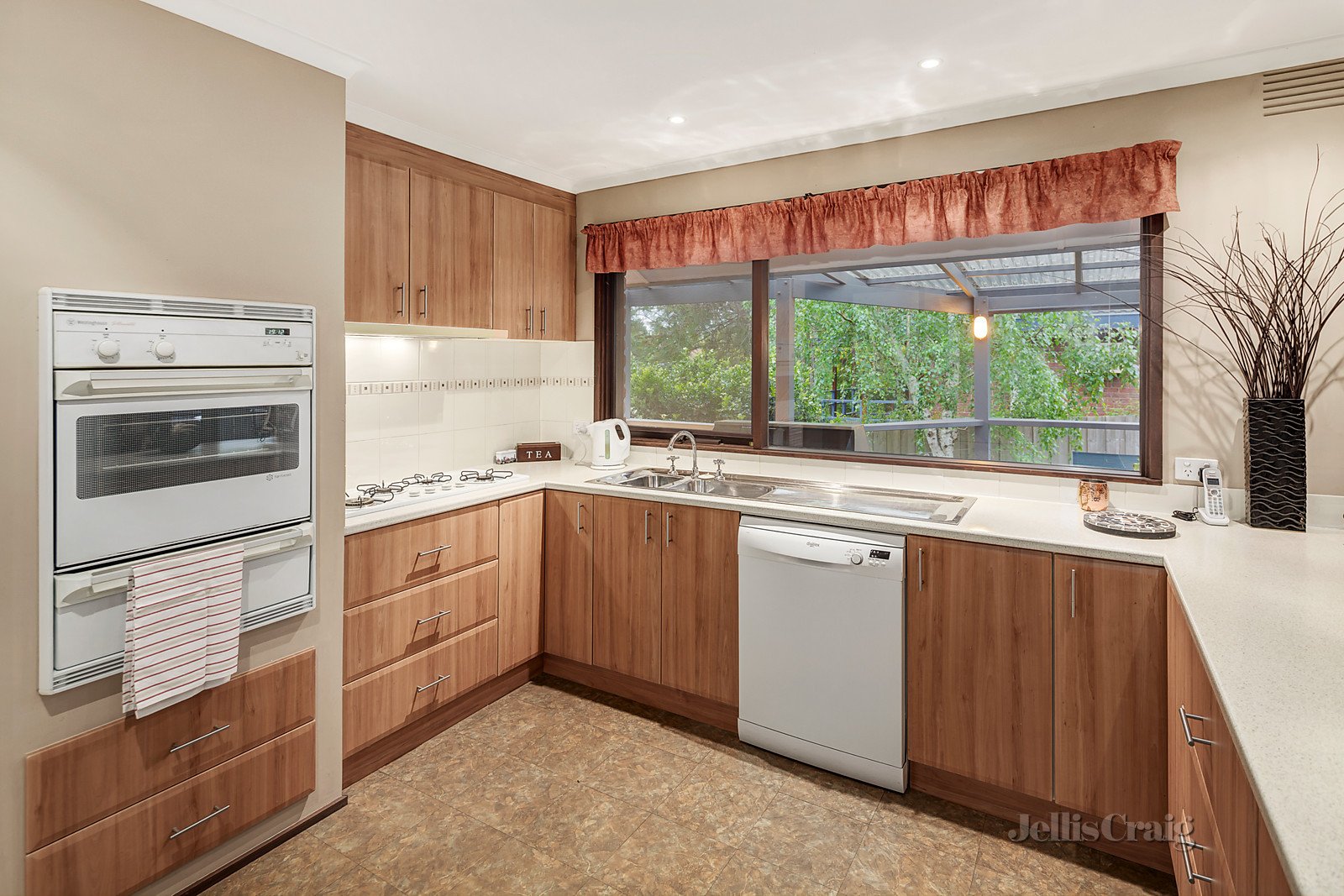 3 Briarwood Court, Doncaster East image 3