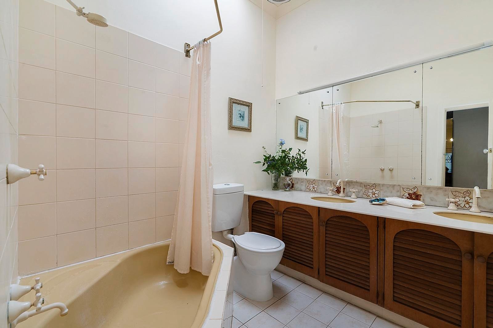 Property Gallery Thumbnail 8
