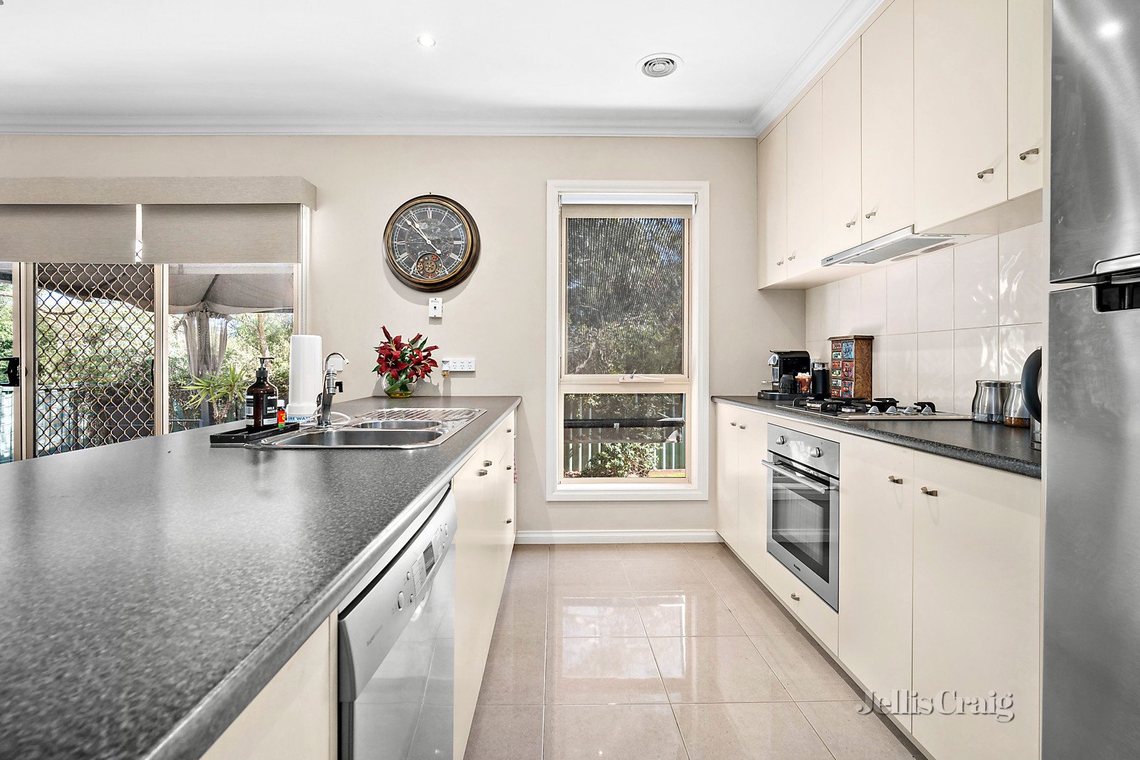 3 Brookside Drive, Mount Clear image 3