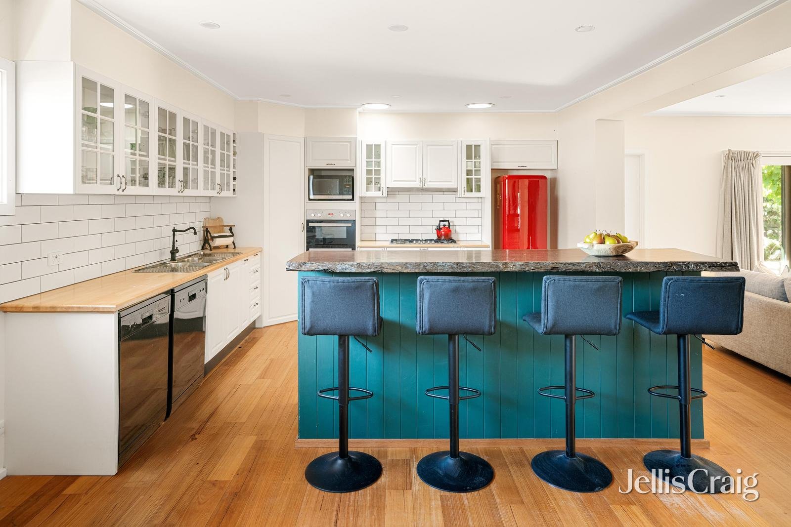 3 Byrne Court, Cheltenham image 4