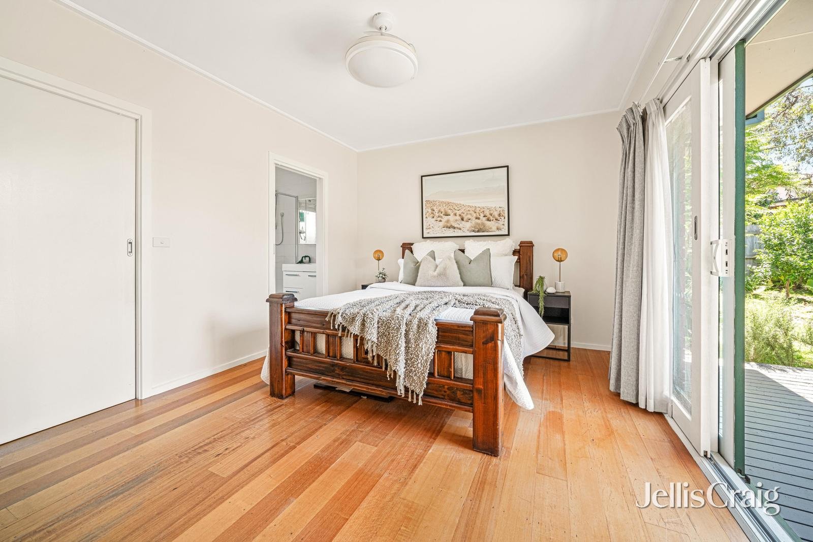 3 Byrne Court, Cheltenham image 8