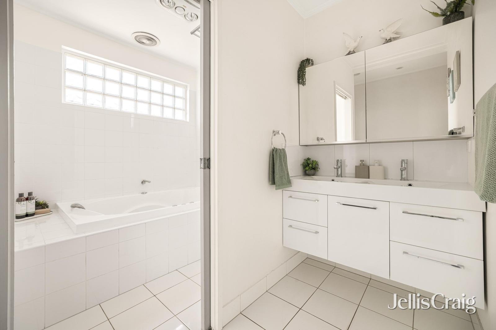 3 Byrne Court, Cheltenham image 12