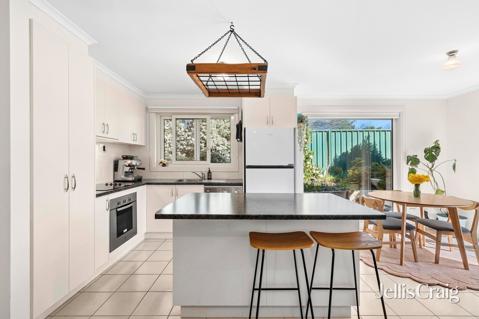 3 Church Lane, Trentham image 4