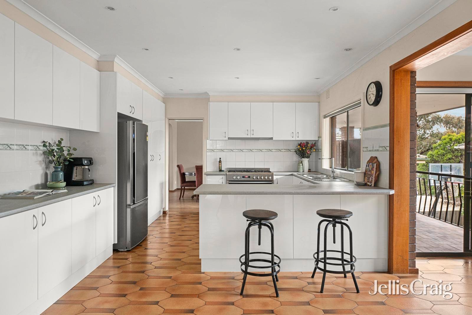 3 Civic Drive, Greensborough image 2