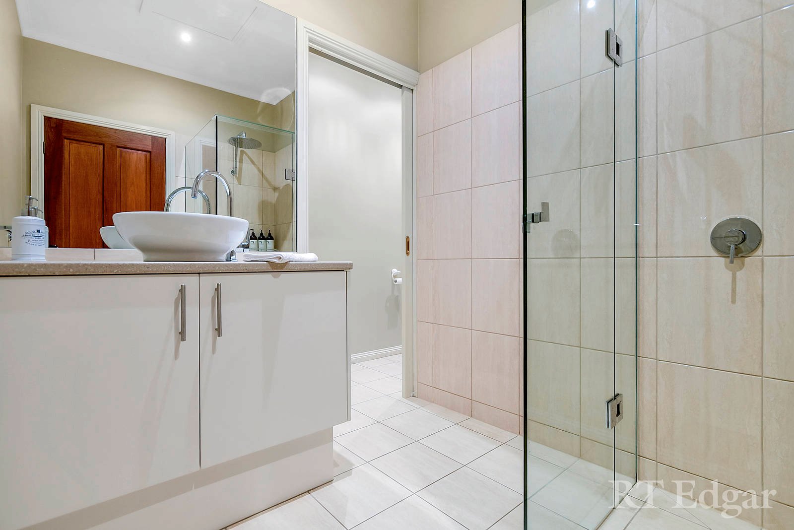 Property Gallery Thumbnail 9