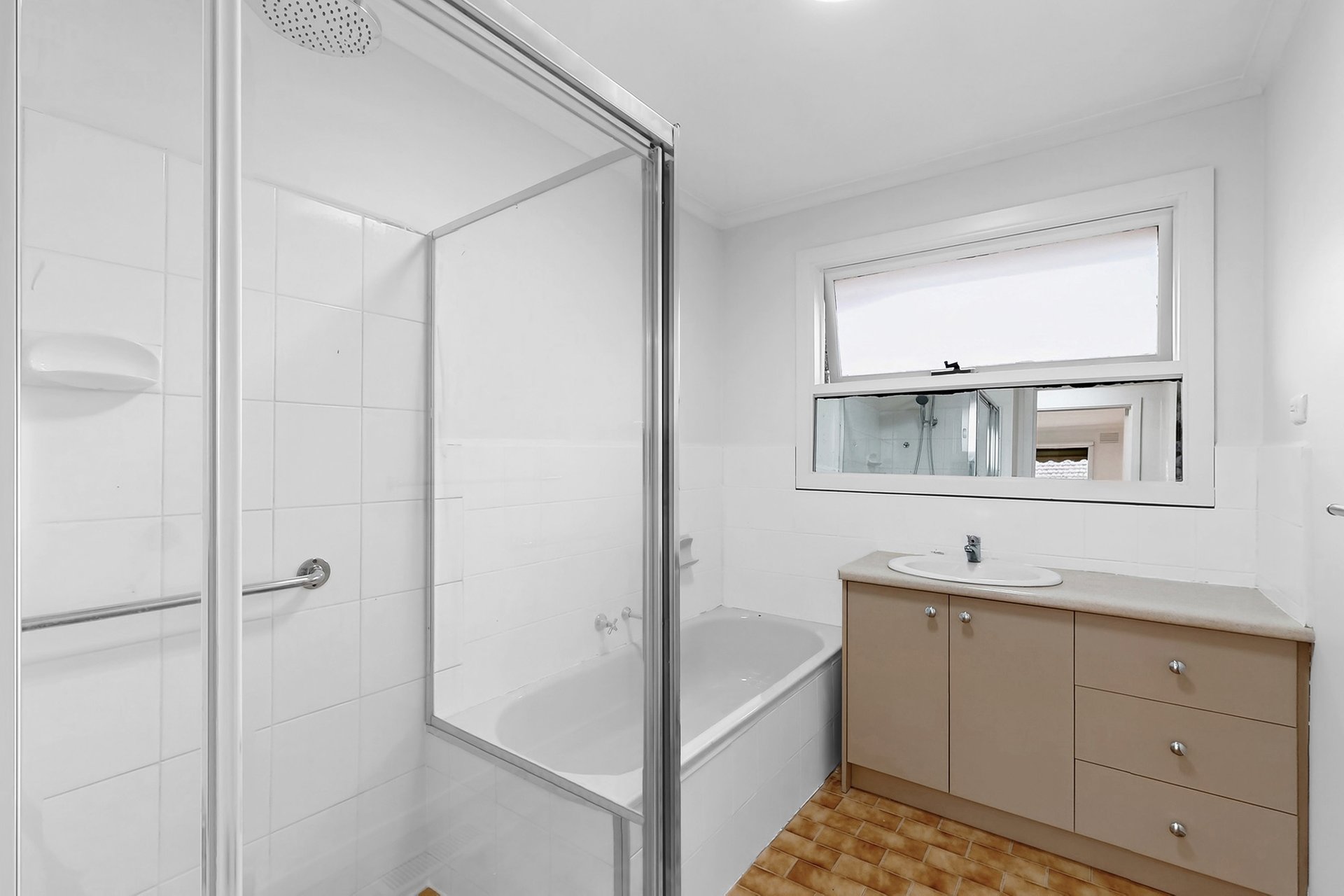 3 Cloverdale Close, Burwood East image 6