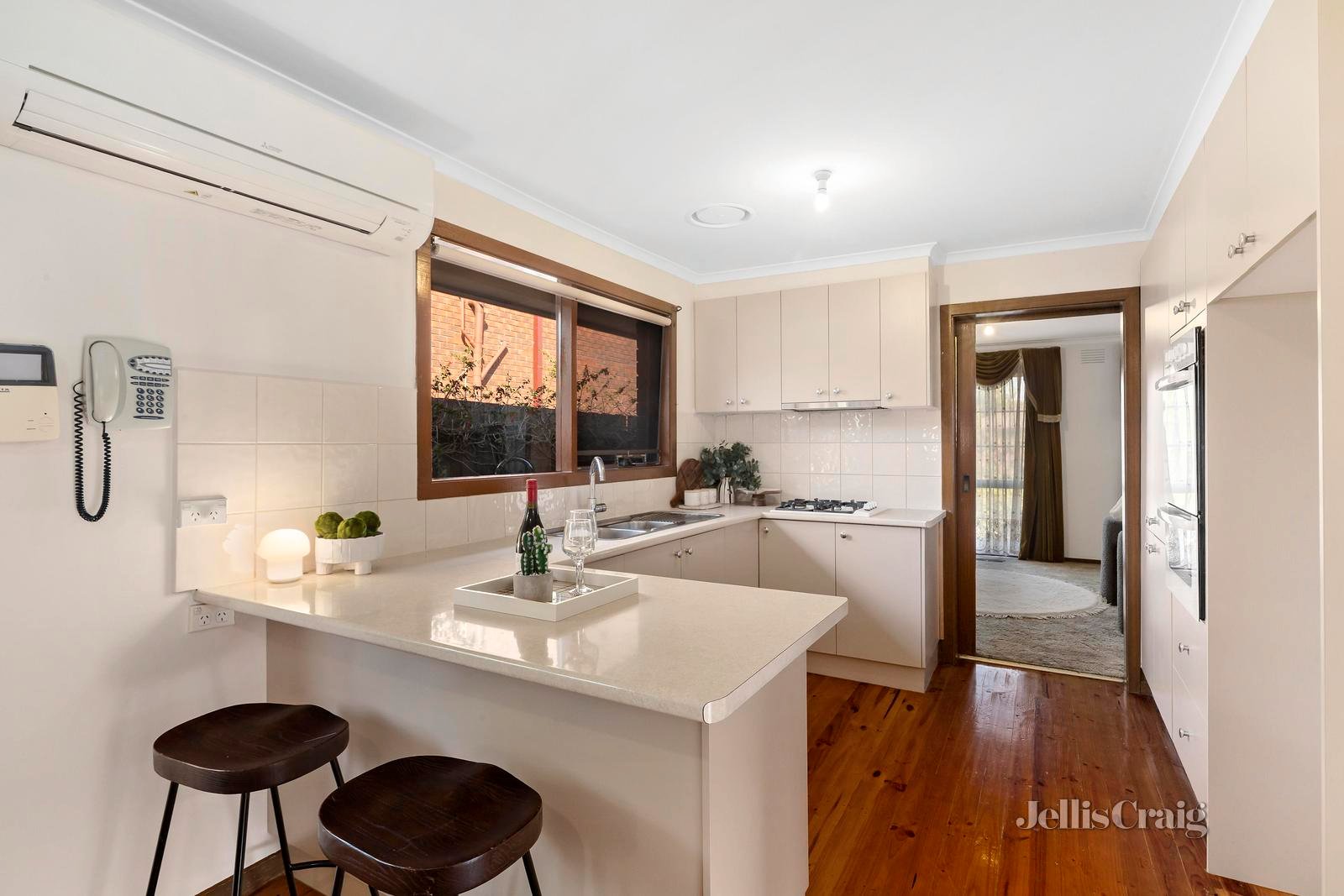 3 Cloverdale Close, Burwood East image 4