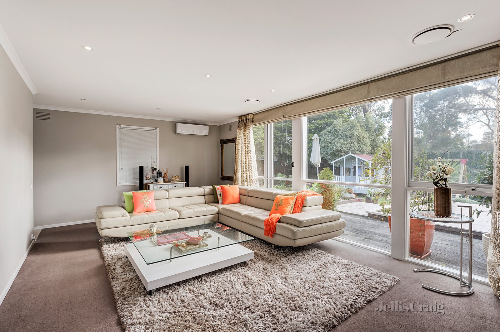 3 Collins Grove, Croydon North image 2