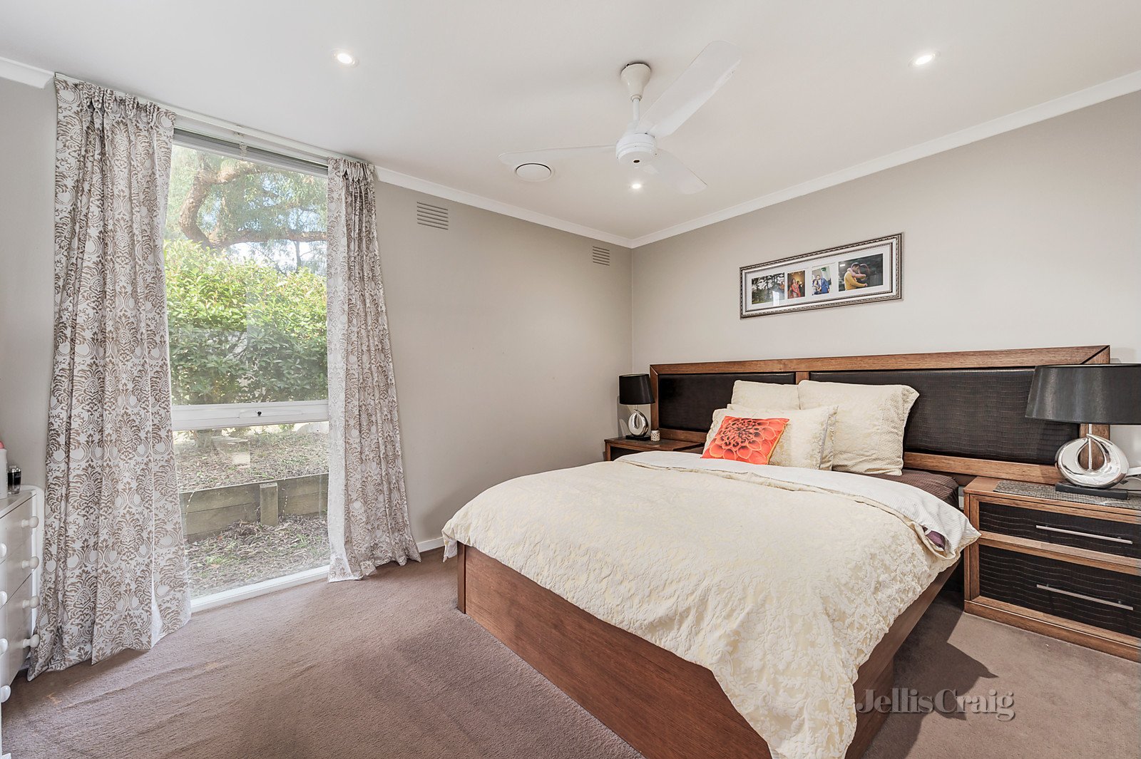 3 Collins Grove, Croydon North image 5