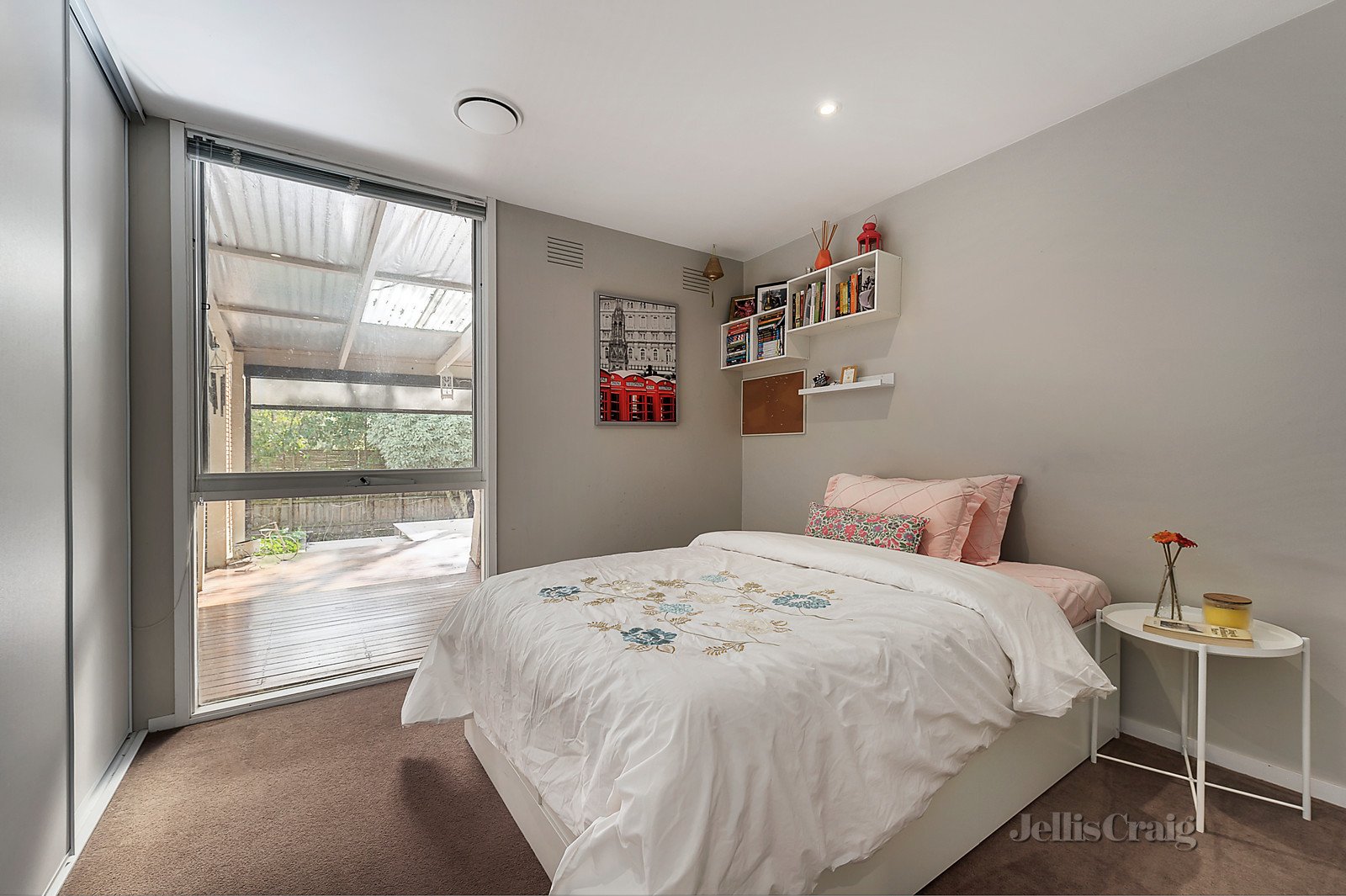 3 Collins Grove, Croydon North image 7