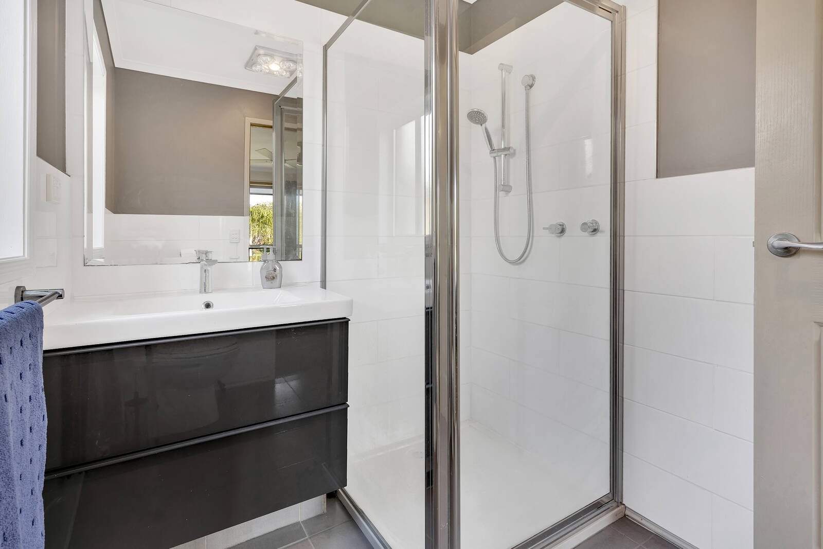 Property Gallery Thumbnail 8
