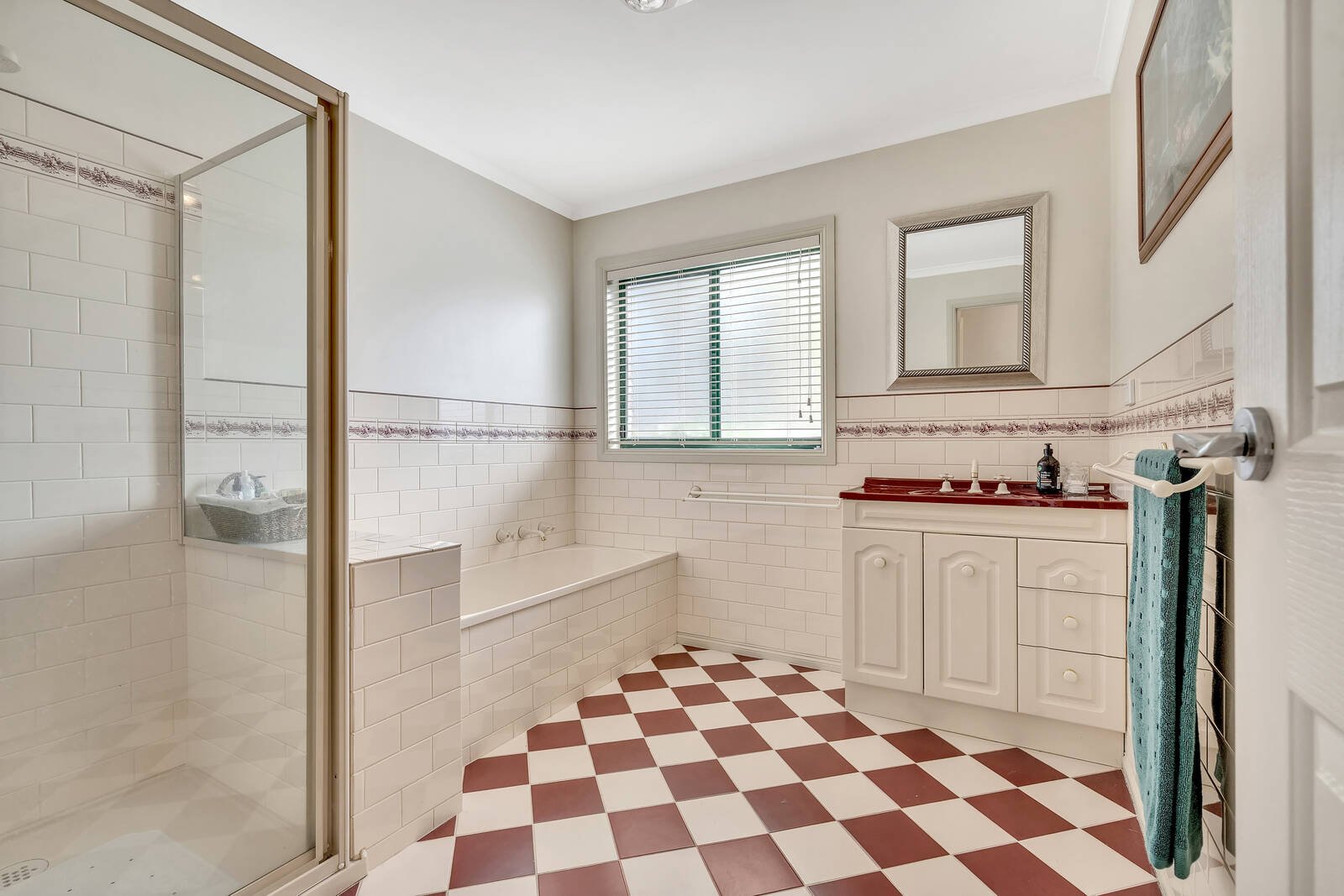 Property Gallery Thumbnail 11