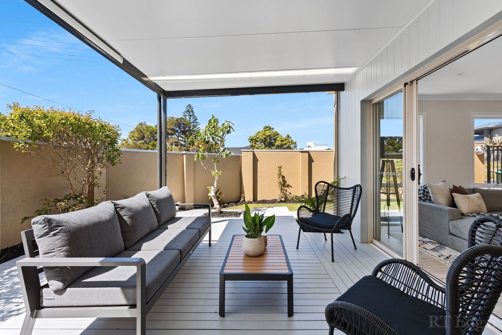 Property Gallery Thumbnail 8