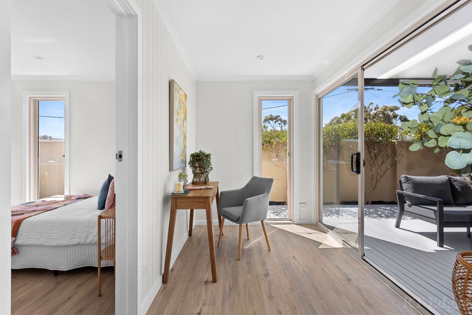 Property Gallery Thumbnail 9