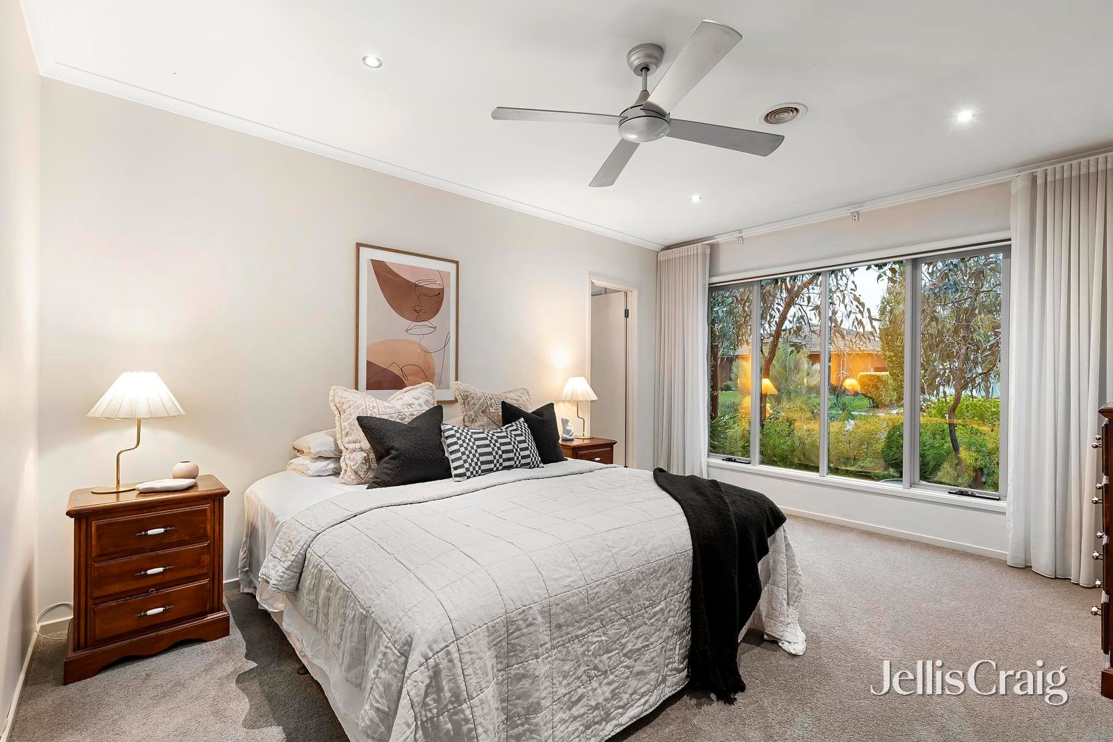 3 Counthan Terrace, Doreen image 8