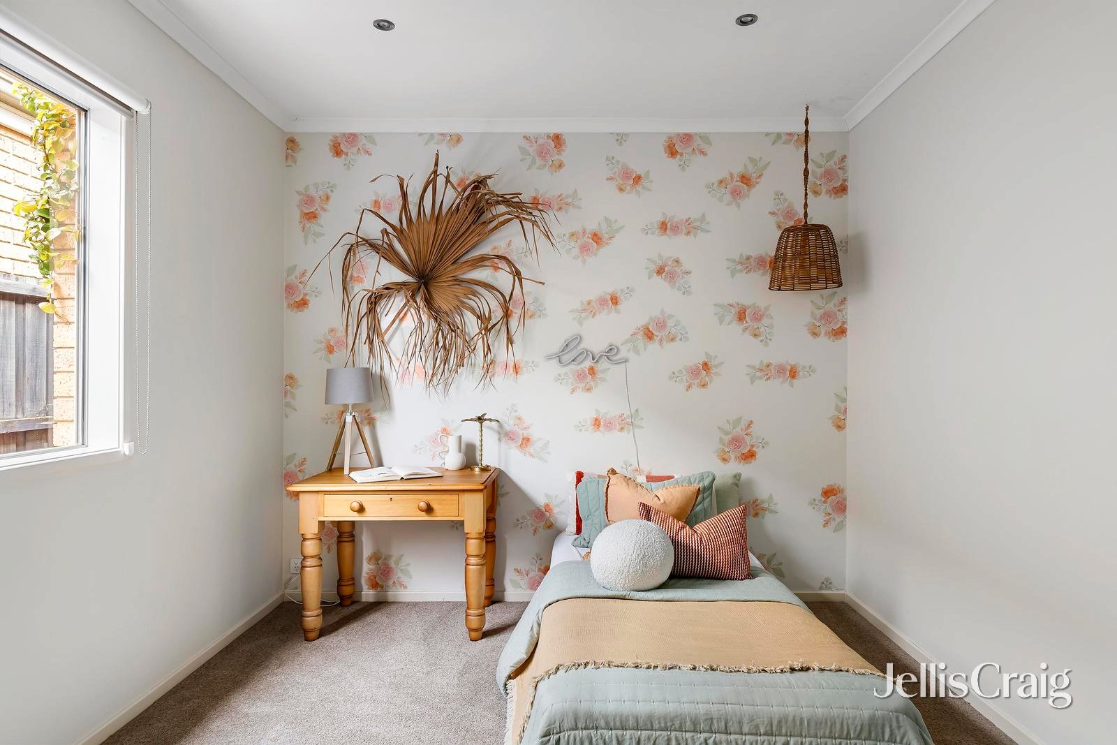 3 Counthan Terrace, Doreen image 11