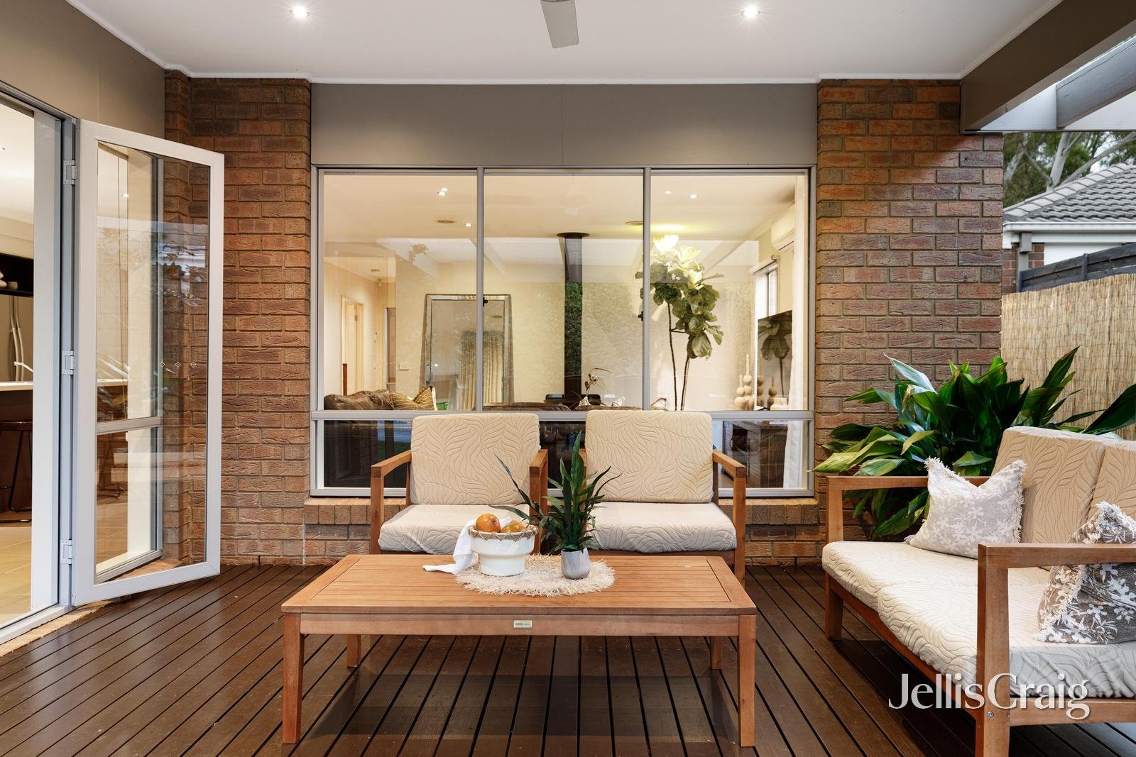 3 Counthan Terrace, Doreen image 13