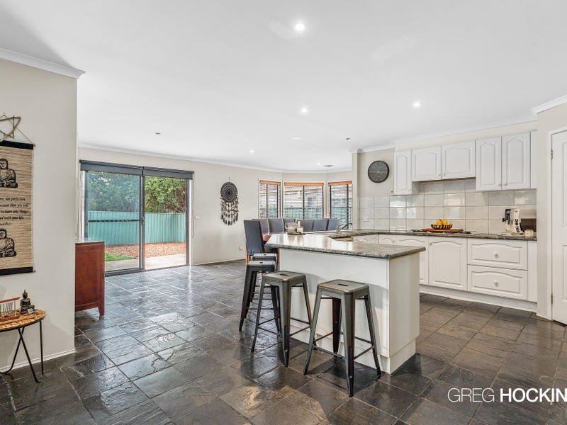 3 Creekbank Place, Caroline Springs image 5