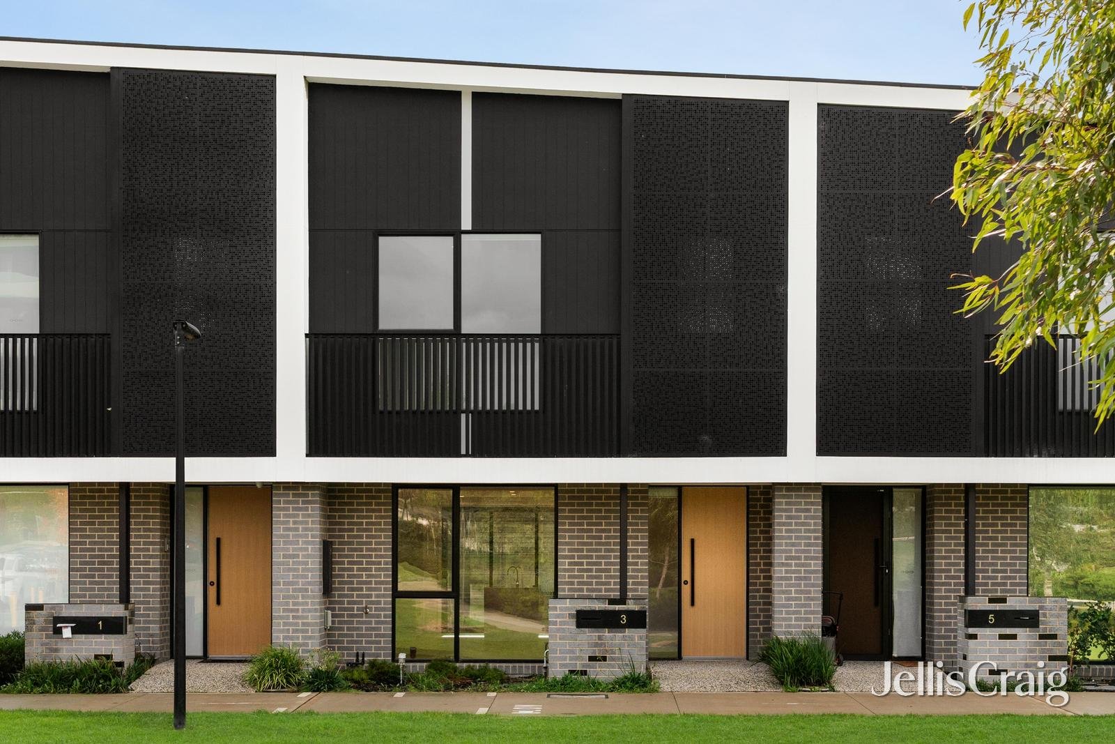 3 Crick Walk, Burwood&nbsp;East image 1