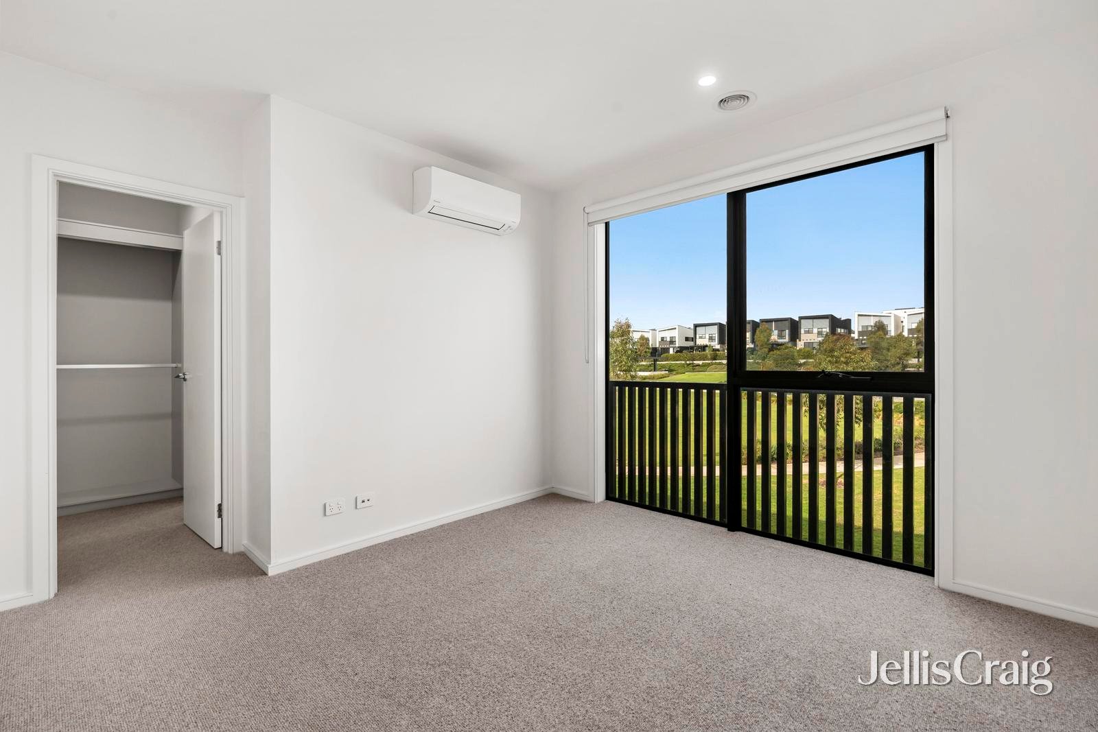 3 Crick Walk, Burwood&nbsp;East image 3