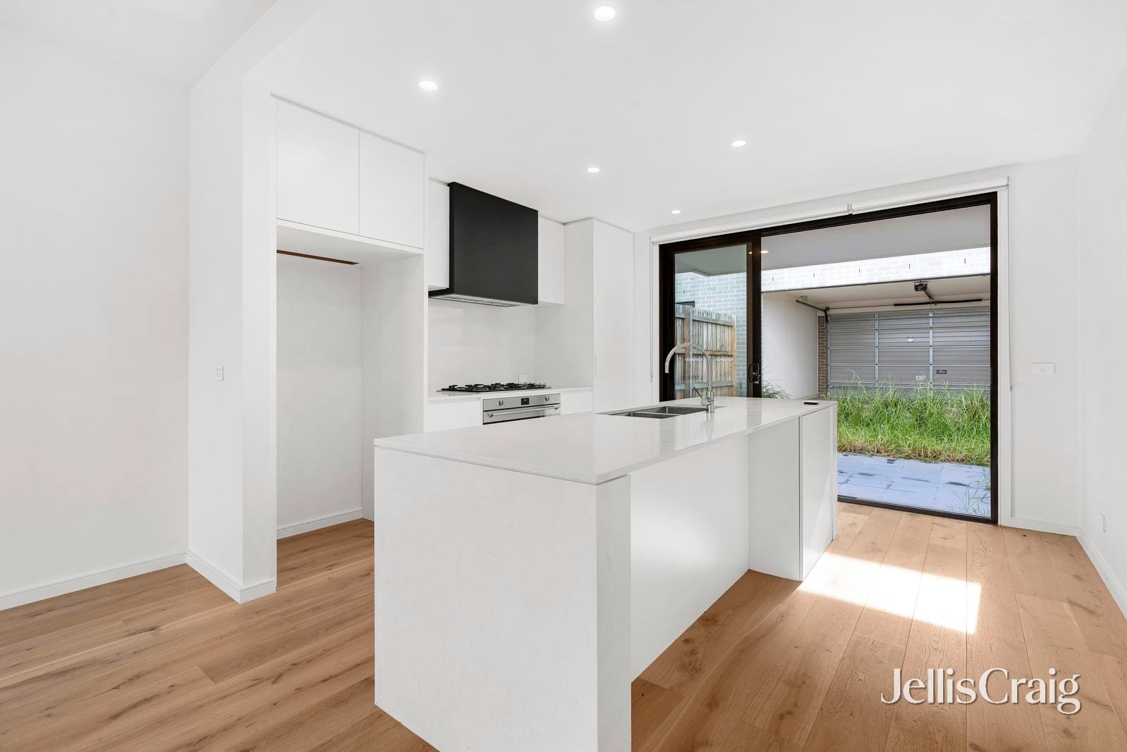 3 Crick Walk, Burwood&nbsp;East image 4
