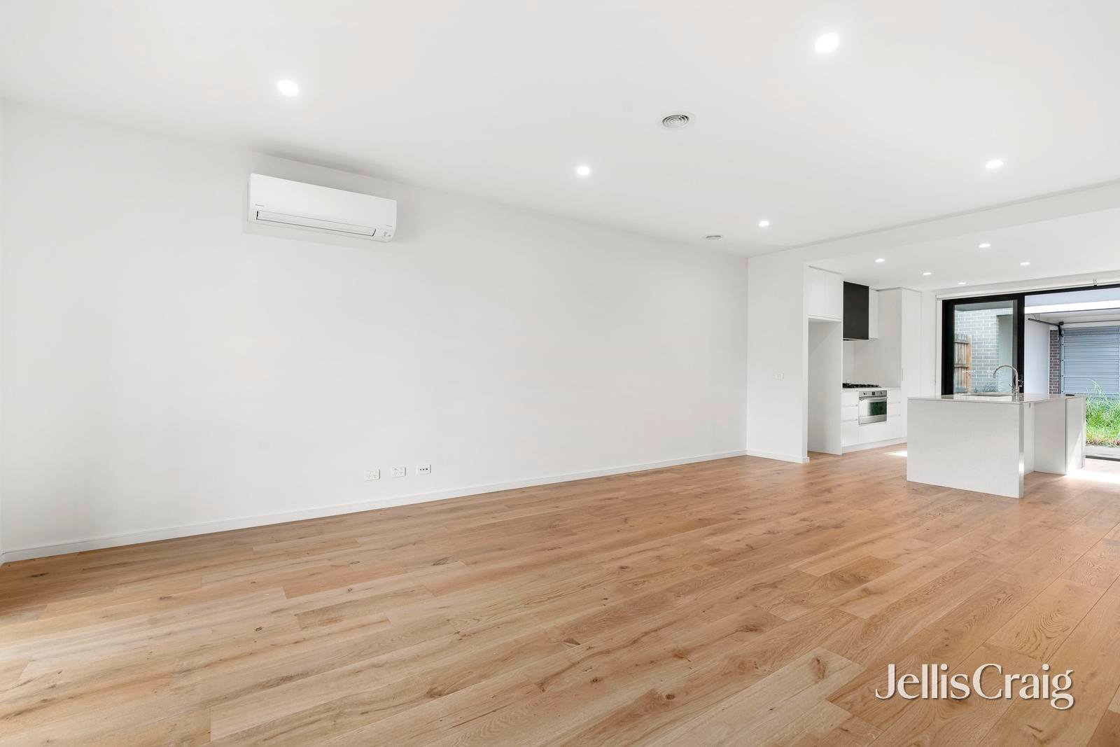 3 Crick Walk, Burwood&nbsp;East image 5