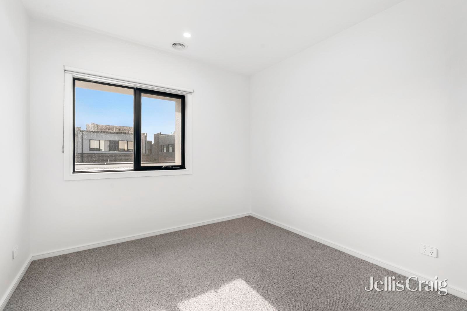3 Crick Walk, Burwood&nbsp;East image 11