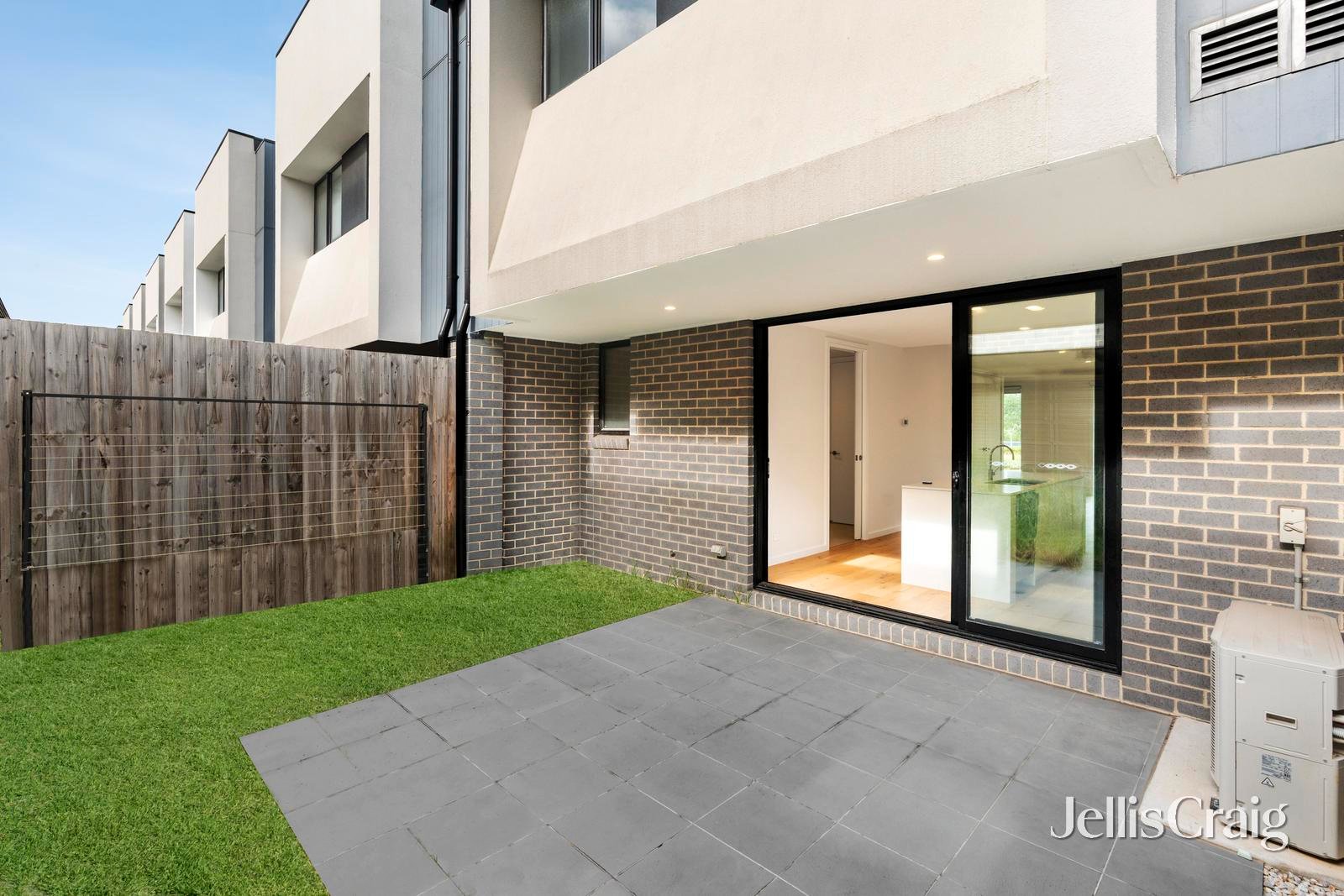3 Crick Walk, Burwood&nbsp;East image 12