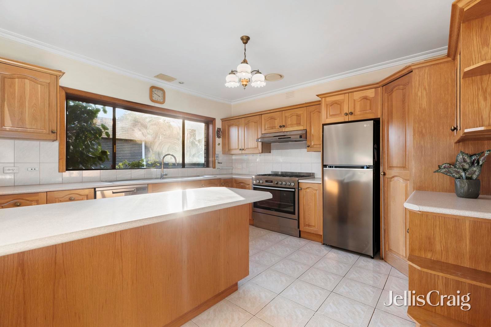 3 Curtis Avenue, Mount&nbsp;Waverley image 5