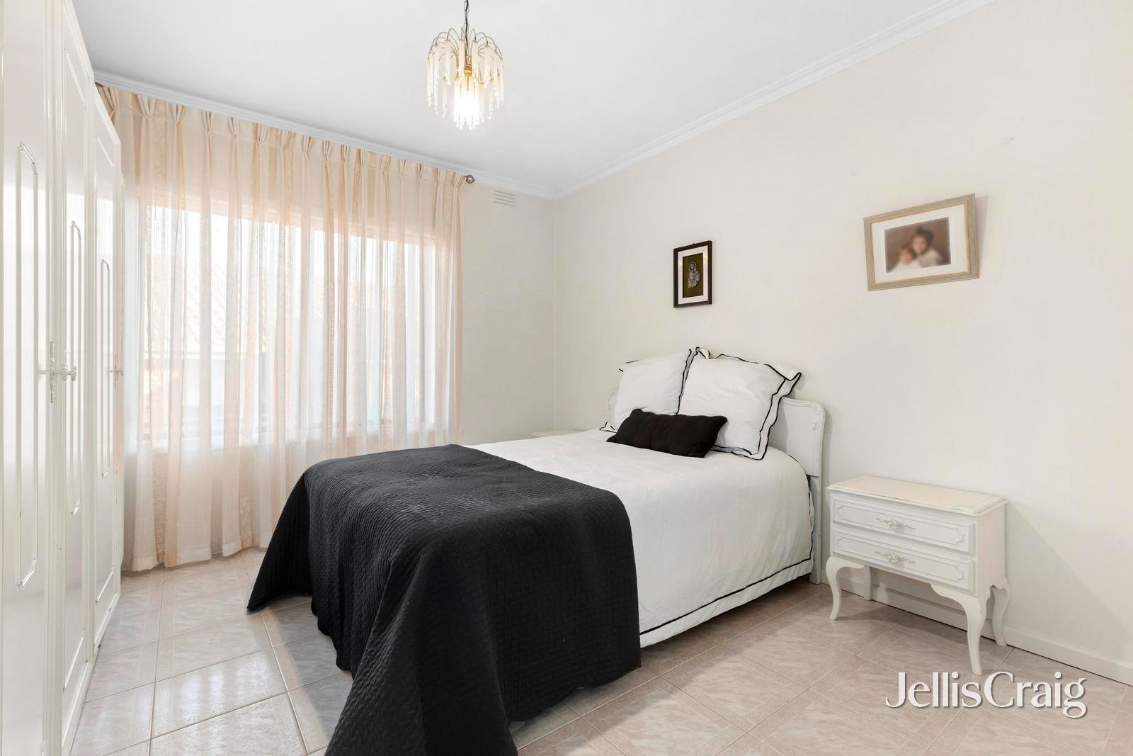 3 Curtis Avenue, Mount&nbsp;Waverley image 8
