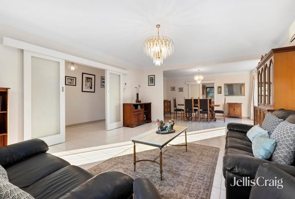 3 Curtis Avenue, Mount&nbsp;Waverley image 3