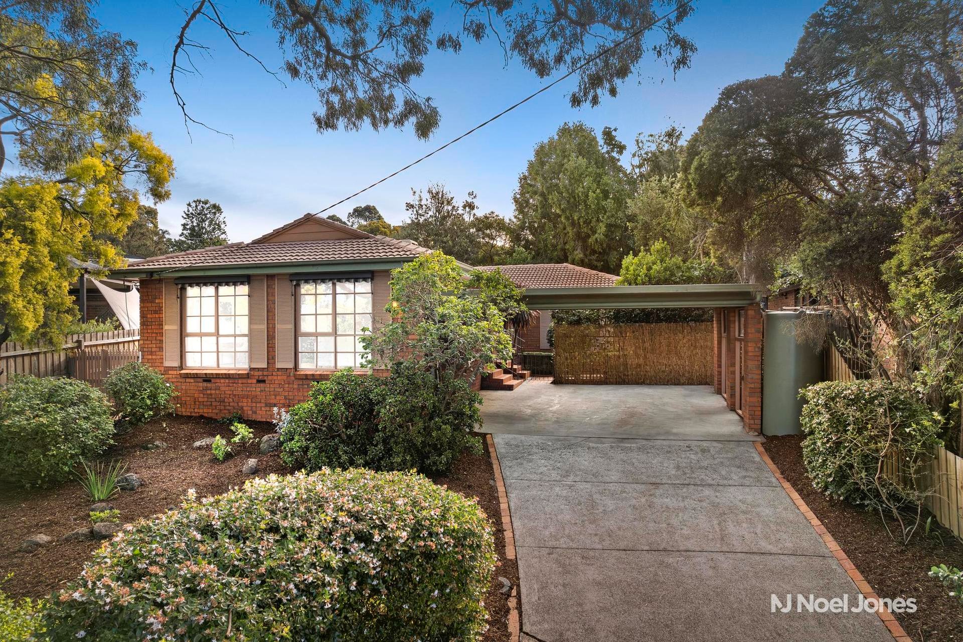 3 Dalehead Court, CROYDON HILLS VIC 3136 Noel Jones