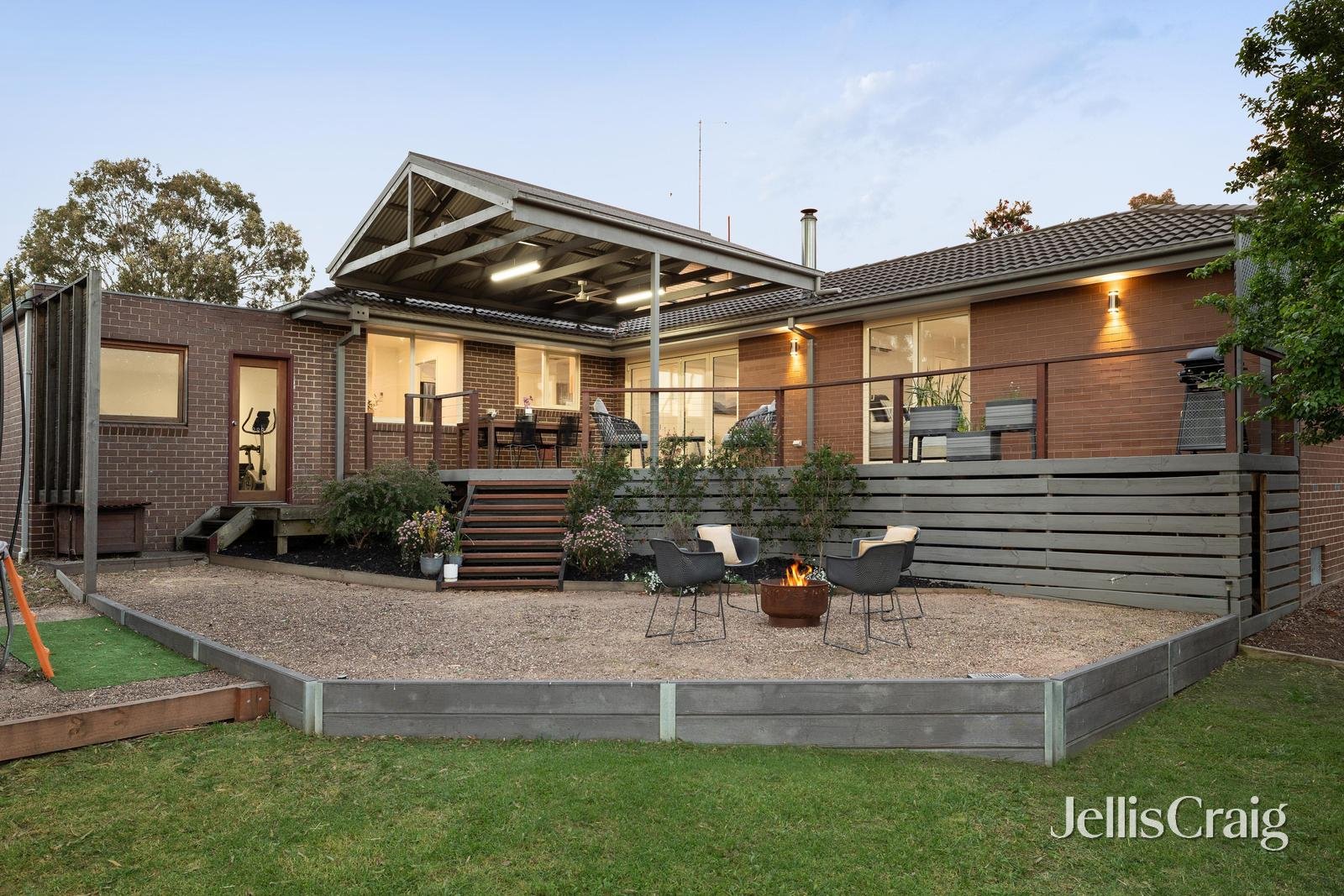3 Darly Glen, Greensborough image 1