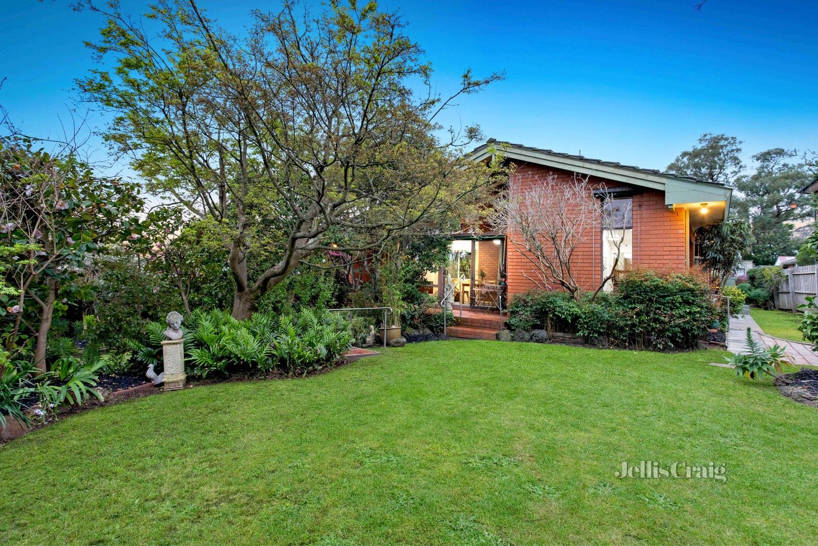 3 Davison Street, Mount Waverley image 15