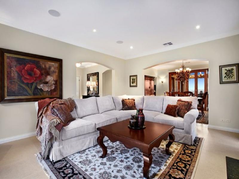 3 Delfi Court, Balwyn image 3