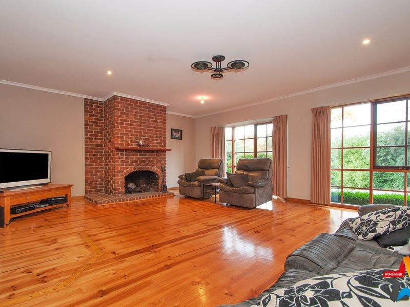 3 Dyson Court, Mooroolbark image 3