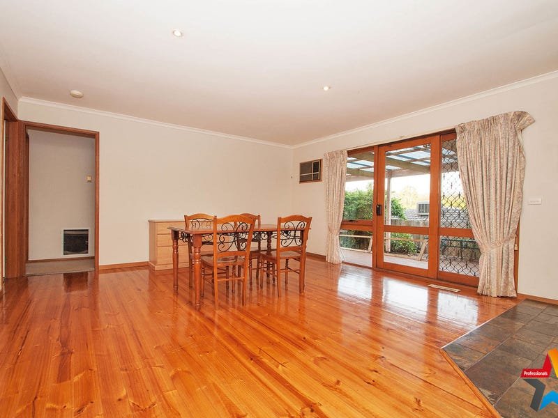 3 Dyson Court, Mooroolbark image 8